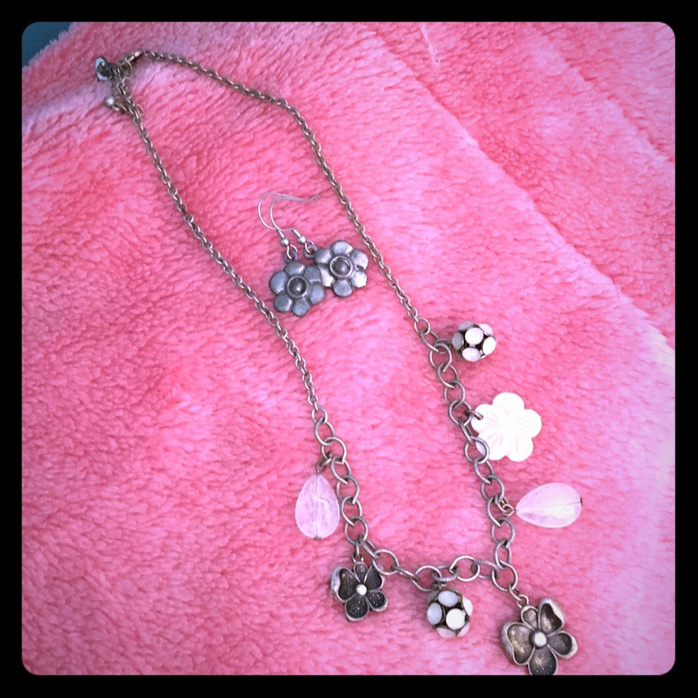 Earring necklace set